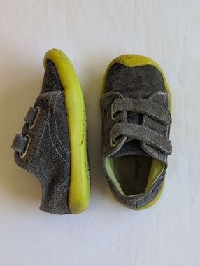 morgan & milo gray suede genuine leather sneakers velcro toddler size 7